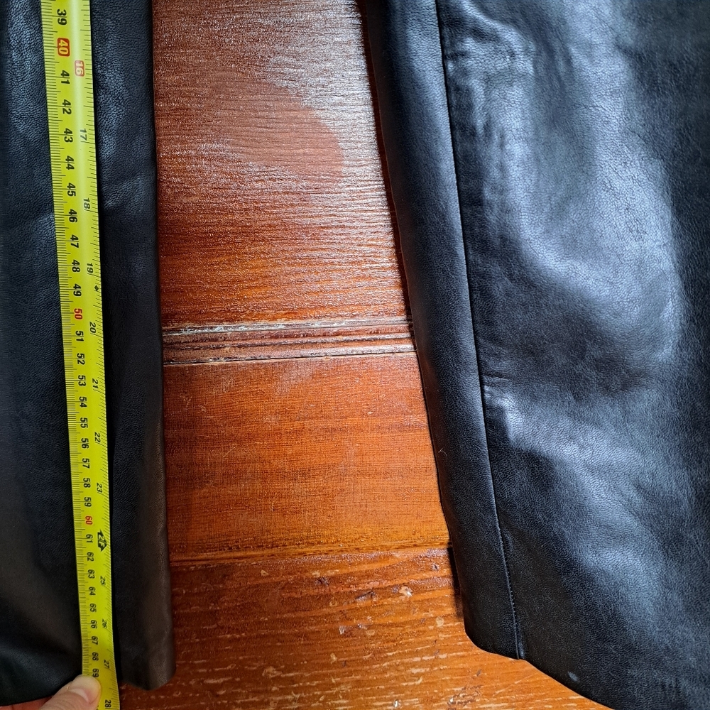 Wilfred Aritzia Black Faux Leather Pants | Size 00 | High Rise Straight Leg - Picture 7 of 10